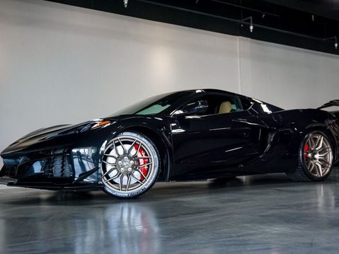 Used 2024 Chevrolet Corvette Z06 w/ Z07 Performance Package RWD image 96