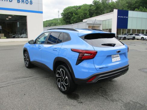 Certified 2024 Chevrolet Trax RS FWD image 7