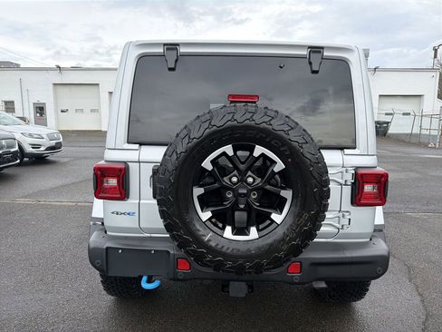 Used 2024 Jeep Wrangler Unlimited Rubicon 4xe image 4