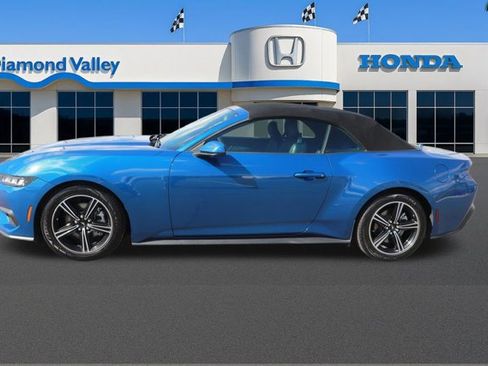 Used 2024 Ford Mustang Convertible image 8