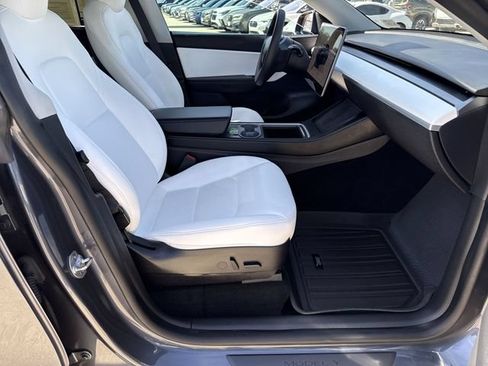 Used 2022 Tesla Model Y Performance AWD/4WD image 15