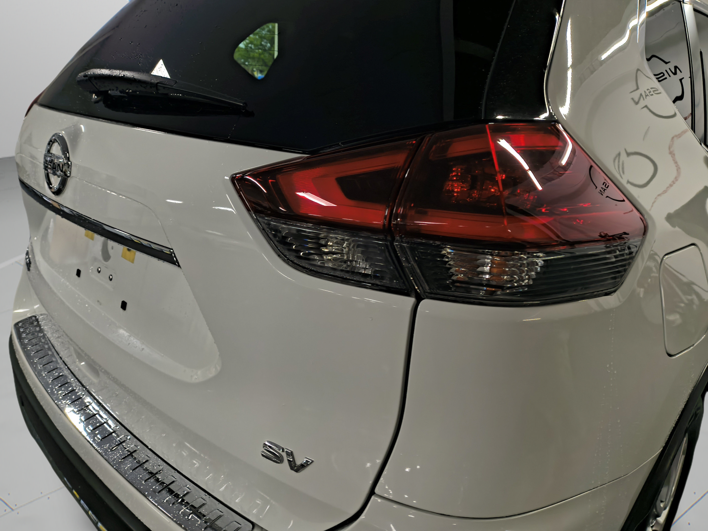 Certified 2020 Nissan Rogue SV FWD image 32