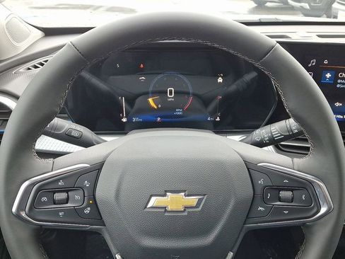 New 2026 Chevrolet Trax LT w/ Sunroof Package image 9