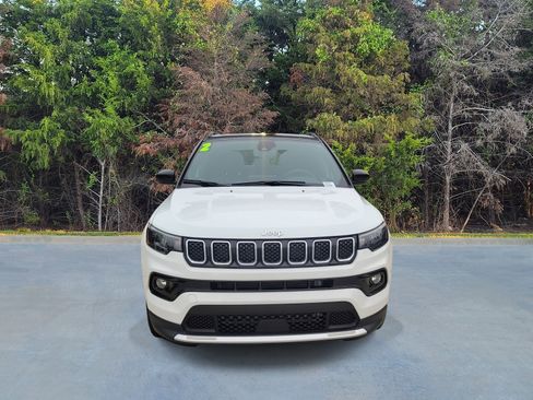 Used 2024 Jeep Compass Limited AWD/4WD image 2
