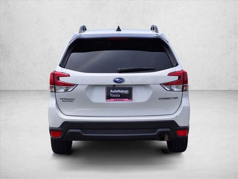 Used 2024 Subaru Forester Premium AWD/4WD image 7