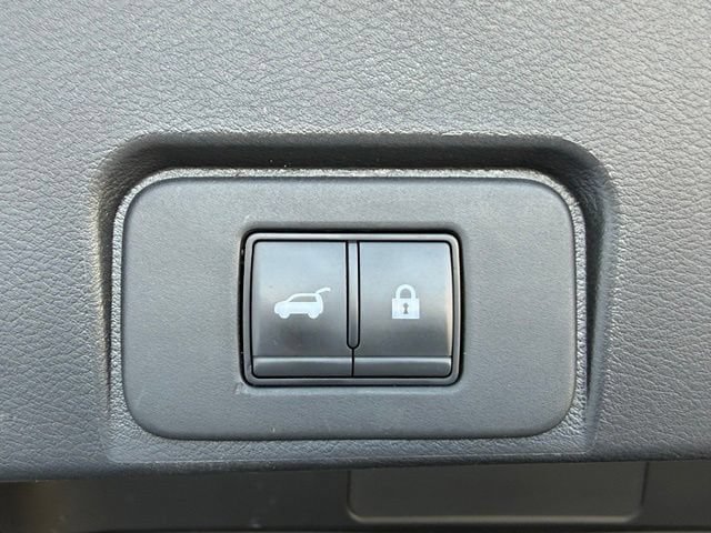 Used 2025 Nissan Rogue SV FWD image 10