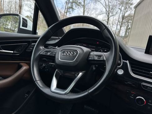 Used 2019 Audi Q7 3.0T Premium w/ Cold Weather Package AWD/4WD image 21