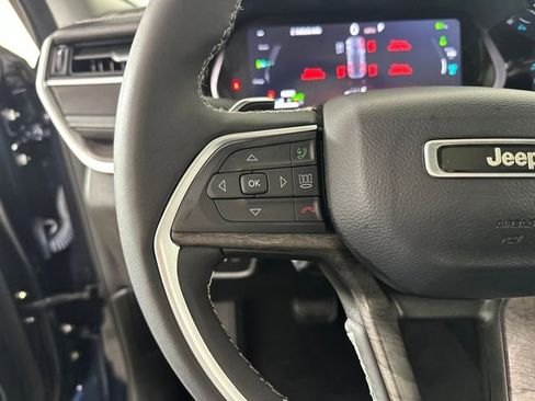 Used 2023 Jeep Grand Cherokee 30th Anniversary image 15