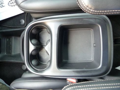Used 2025 Chrysler Pacifica Select FWD image 49