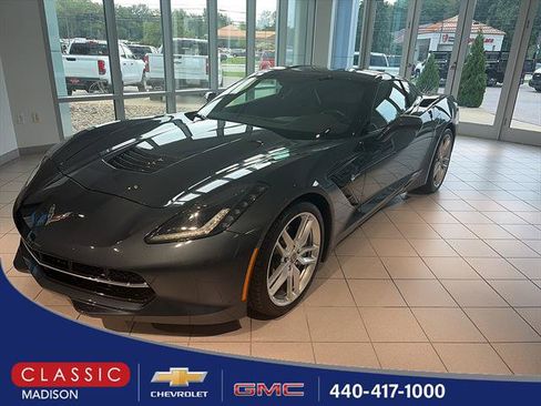Used 2019 Chevrolet Corvette Stingray Coupe w/ 1LT RWD image 1