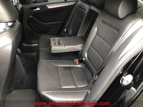 Used 2017 Volkswagen Jetta SE FWD image 16