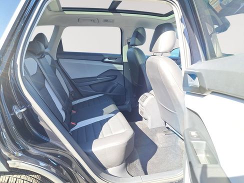 Used 2023 Volkswagen Taos SEL image 16