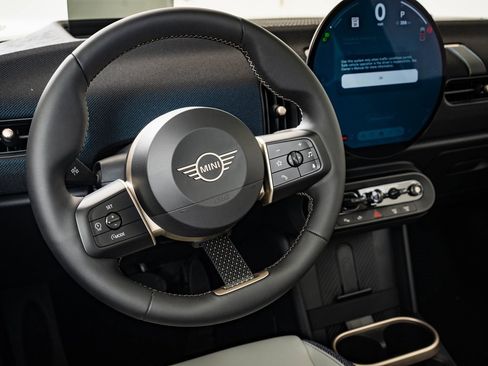 Certified 2025 MINI Cooper S image 4