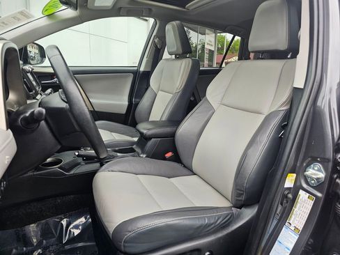 Used 2014 Toyota RAV4 Limited AWD/4WD image 19