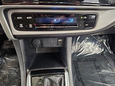 Used 2018 Toyota Corolla LE image 17