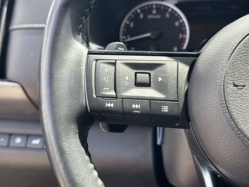 Used 2023 Nissan Pathfinder SL AWD/4WD image 33