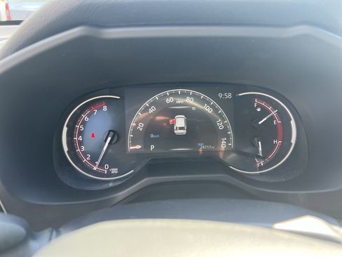 Used 2024 Toyota RAV4 LE FWD image 21