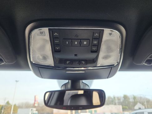 Used 2017 Jeep Grand Cherokee Limited w/ Luxury Group II image 20