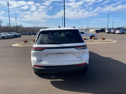 Used 2024 Jeep Grand Cherokee Limited w/ Luxury Tech Group II image 14