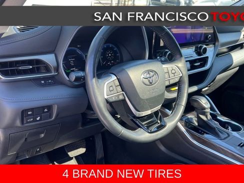 Used 2023 Toyota Highlander Limited image 14