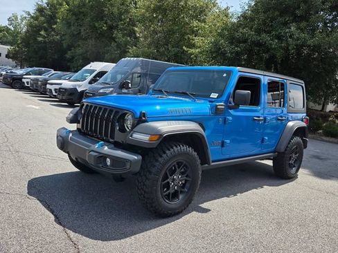 Used 2023 Jeep Wrangler Unlimited w/ Cold Weather Group AWD/4WD image 3