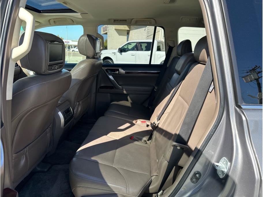 Used 2011 Lexus GX 460 w/ Convenience Pkg AWD/4WD image 25