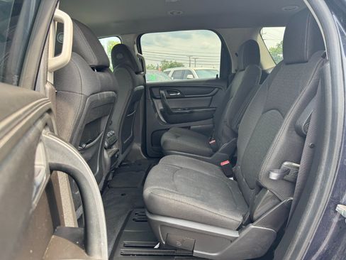 Used 2015 GMC Acadia SLE FWD image 16