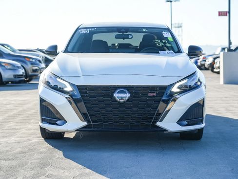 Used 2023 Nissan Altima 2.5 SR w/ SR Premium Package FWD image 4
