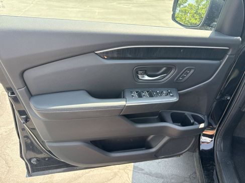 Certified 2024 Honda Pilot Elite image 13