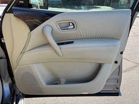 Used 2014 INFINITI QX80 4WD w/ Deluxe Touring Package image 28
