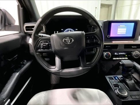Certified 2025 Toyota Tacoma SR5 AWD/4WD image 6