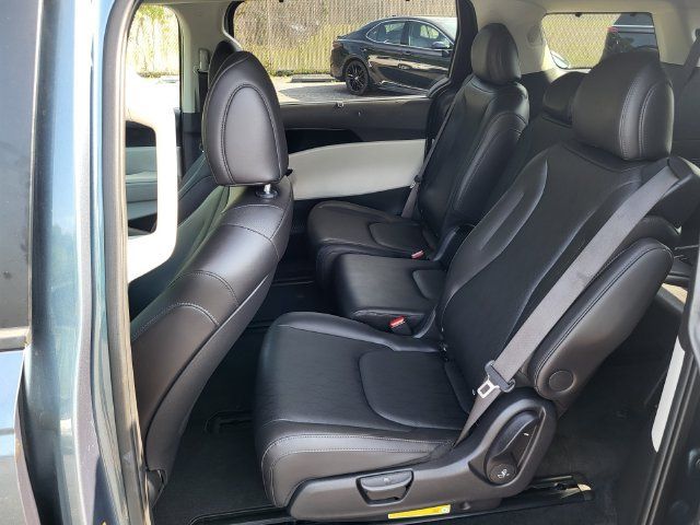 Certified 2024 Kia Carnival EX FWD image 13