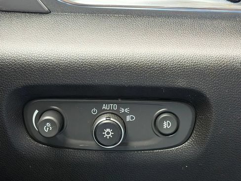 Used 2018 Chevrolet Traverse LT AWD/4WD image 10