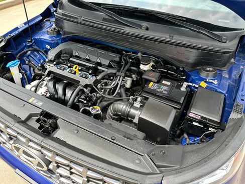 Used 2025 Hyundai Venue Limited FWD image 25