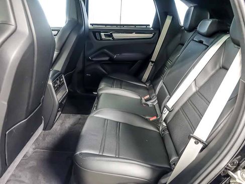 Used 2022 Porsche Cayenne Platinum Edition AWD/4WD image 12