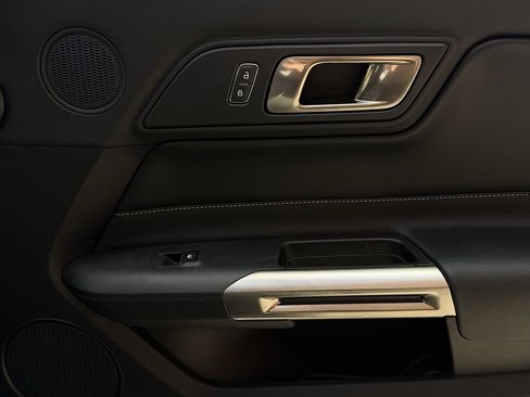 Used 2021 Ford Mustang Shelby GT500 w/ Technology Package image 26