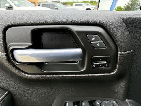 Used 2021 GMC Sierra 1500 SLT w/ SLT Convenience Package AWD/4WD image 9