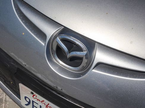Used 2011 MAZDA MAZDA2 Sport FWD image 12