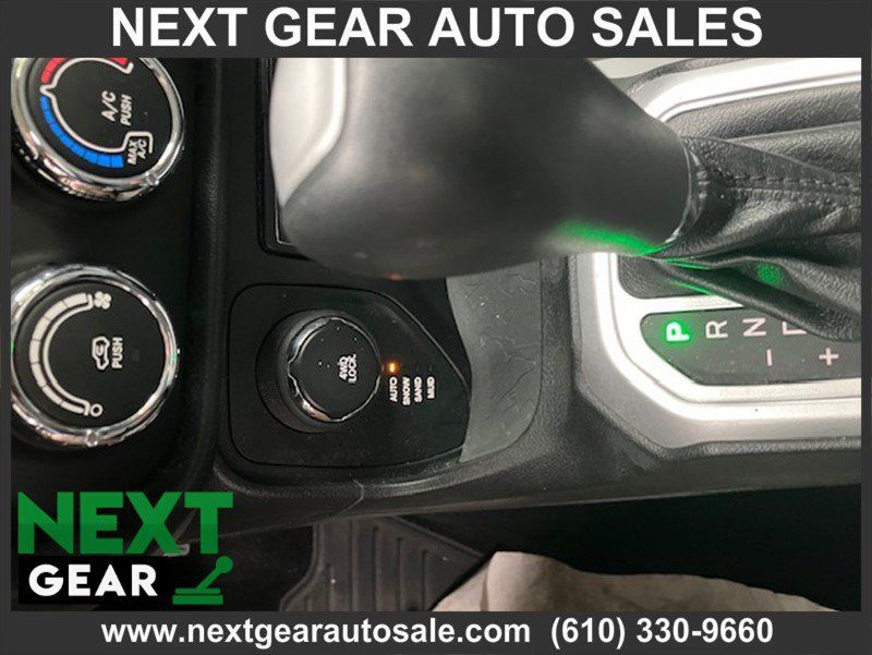 Used 2015 Jeep Renegade Sport w/ Power & Air Group AWD/4WD image 9