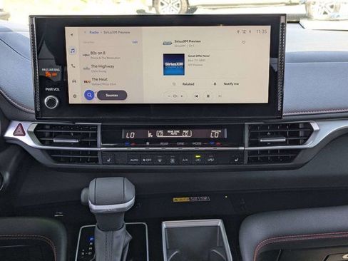 Used 2025 Toyota Sienna XSE w/ XSE Plus Package FWD image 18
