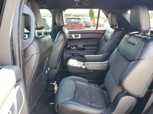 Used 2022 Ford Explorer ST AWD/4WD image 30