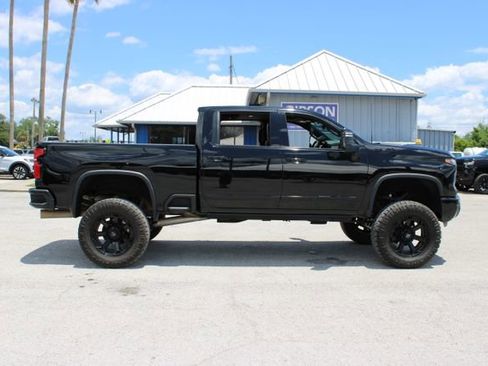 Used 2024 Chevrolet Silverado 2500 High Country w/ High Country Premium Package AWD/4WD image 12