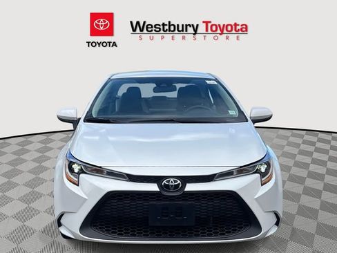 Used 2022 Toyota Corolla LE image 3