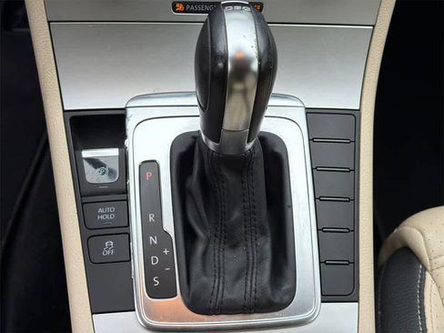 Used 2012 Volkswagen CC Sport image 28