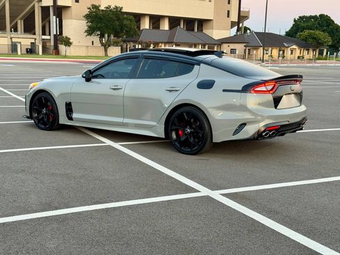 Used 2018 Kia Stinger GT2 AWD/4WD image 5