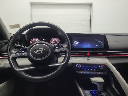 Used 2024 Hyundai Elantra Limited image 22