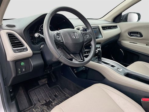 Used 2022 Honda HR-V EX-L image 9
