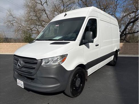 Used 2023 Mercedes-Benz Sprinter 2500 image 4