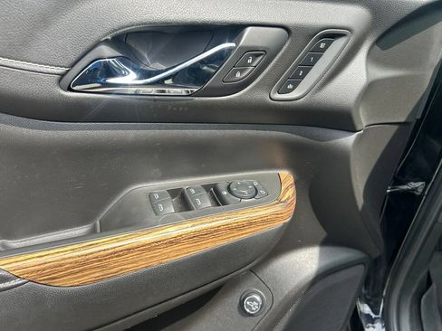 Used 2019 GMC Acadia Denali w/ Technology Package AWD/4WD image 19