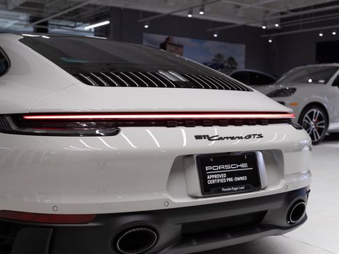 Certified 2024 Porsche 911 Carrera GTS RWD image 31